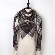 New Fashion Winter Scarf Women Triangle Warm Plaid Scarf Luxury Brand Ladies Cashmere Scarves and Shawls Gift