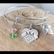 Envío de la gota Alpha Kappa Alpha corazón encanto Bangl para la hermana regalo Sorority pulsera