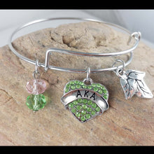 Envío de la gota Alpha Kappa Alpha corazón encanto Bangl para la hermana regalo Sorority pulsera