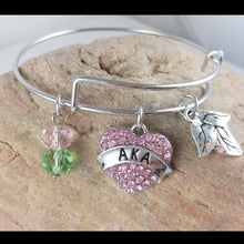 Envío de la gota Alpha Kappa Alpha corazón encanto Bangl para la hermana regalo Sorority pulsera