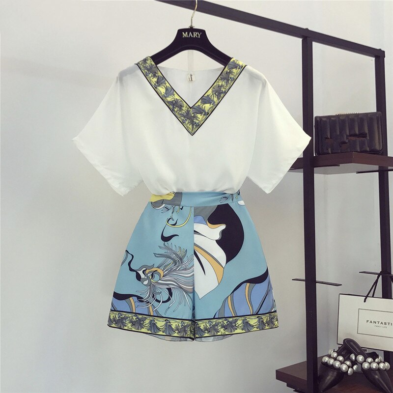 S-2XL Plus Size Women 2 Piece Set Summer 2019 Runway Design Retro Print V-neck Batwing Sleeve Tops and Elastic Waist Shorts Sets